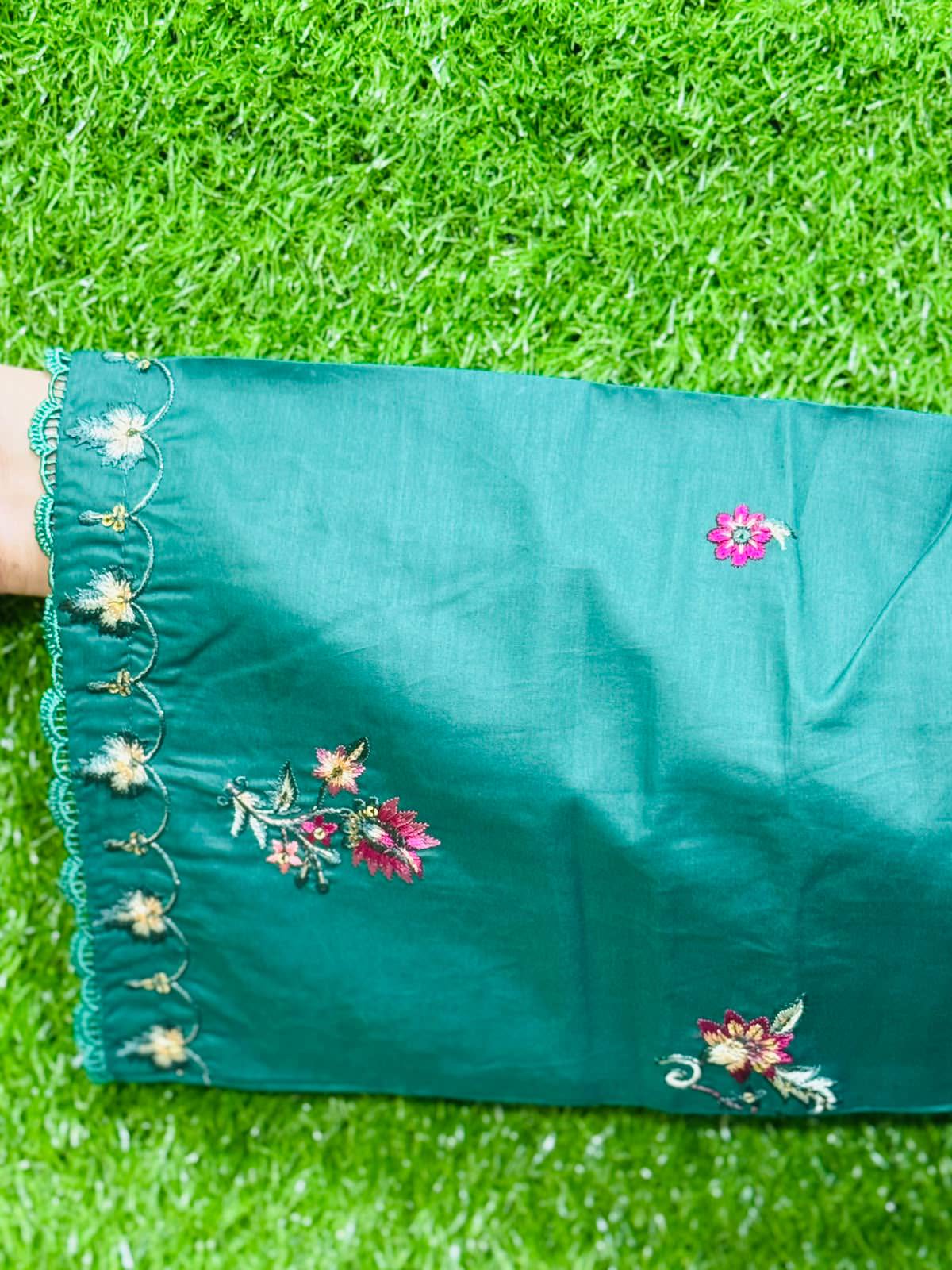 2 pc Embroidered Lawn Fabric 4