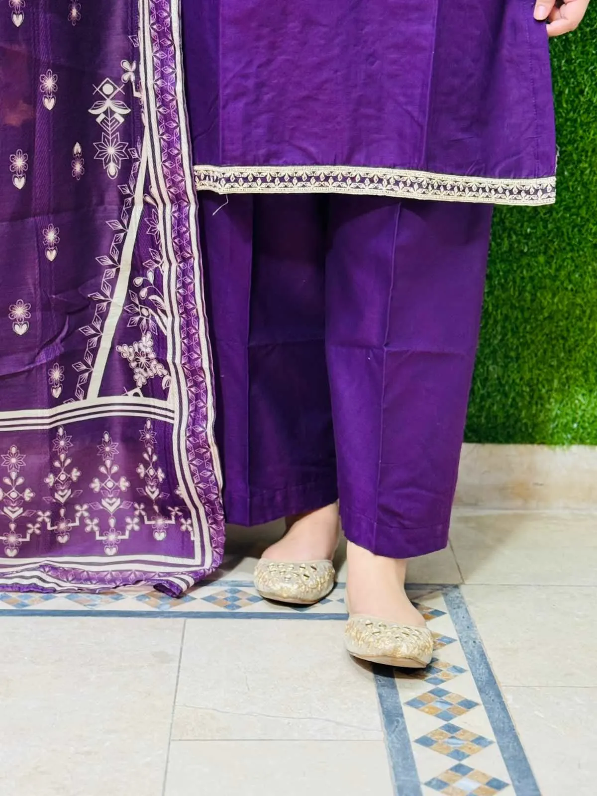 3 pc Embroidery Lawn Fabric 4