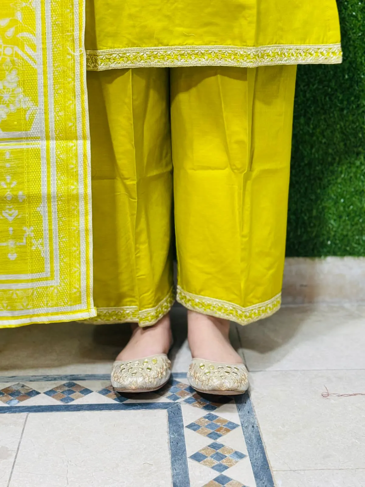 3 pc Embroidery Lawn Fabric 4